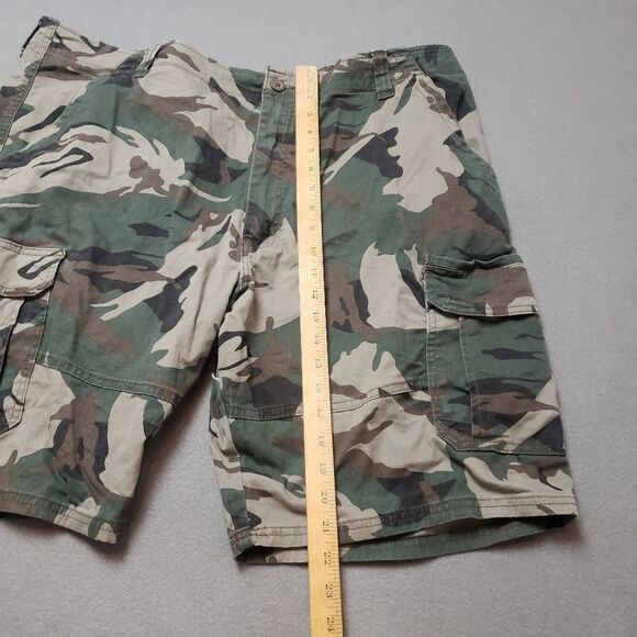 WRANGLER AUTHENTICS ▪︎ Camo Cargo Short▪︎ Pockets ▪︎ Size 42 - Picture 7 of 7